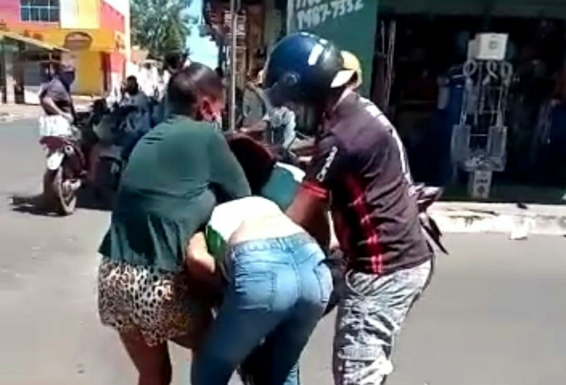 Briga entre mulheres para o trânsito em Campo Maior